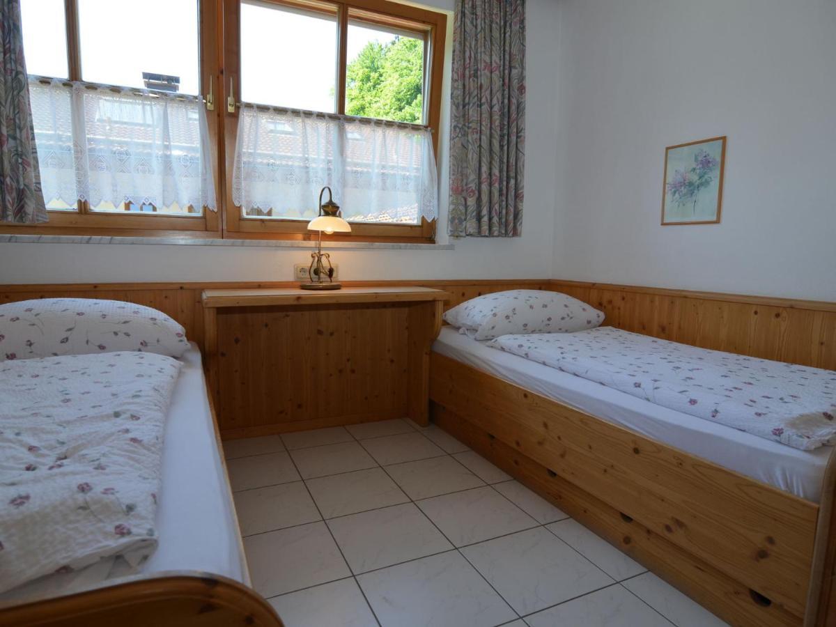 Charming Apartment With Balcony Mitterbach Ruang foto